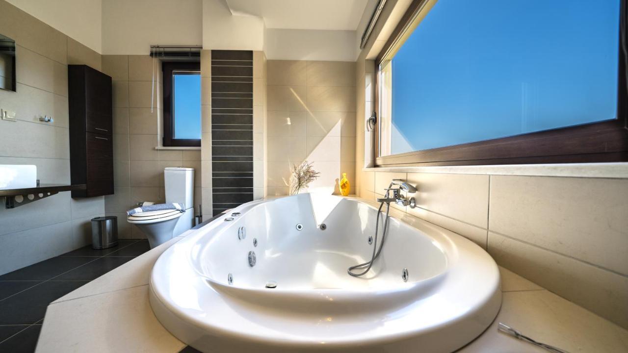 Villa Majestic Crete Heated Pool And Sauna Megala Chorafia Bagian luar foto